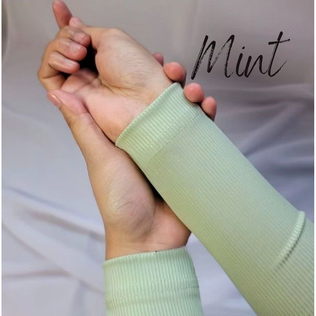 Fitted Ribbed Handsock