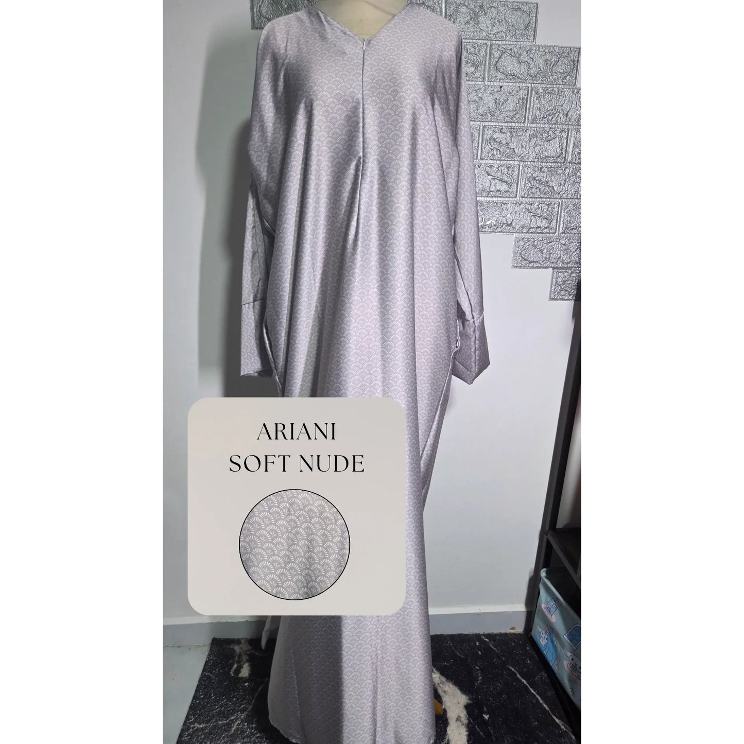 Satin Kaftan with 2 pockets and 2 small side slits